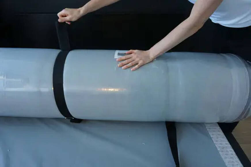 IKEA Morgedal eingerollt in Plastik